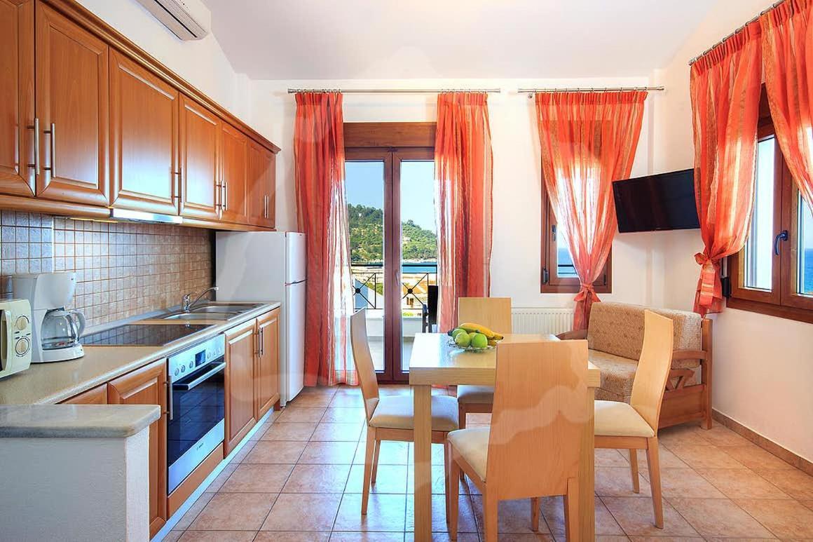 Loretta Maisonettes And Studios Chrysi Ammoudia Zewnętrze zdjęcie